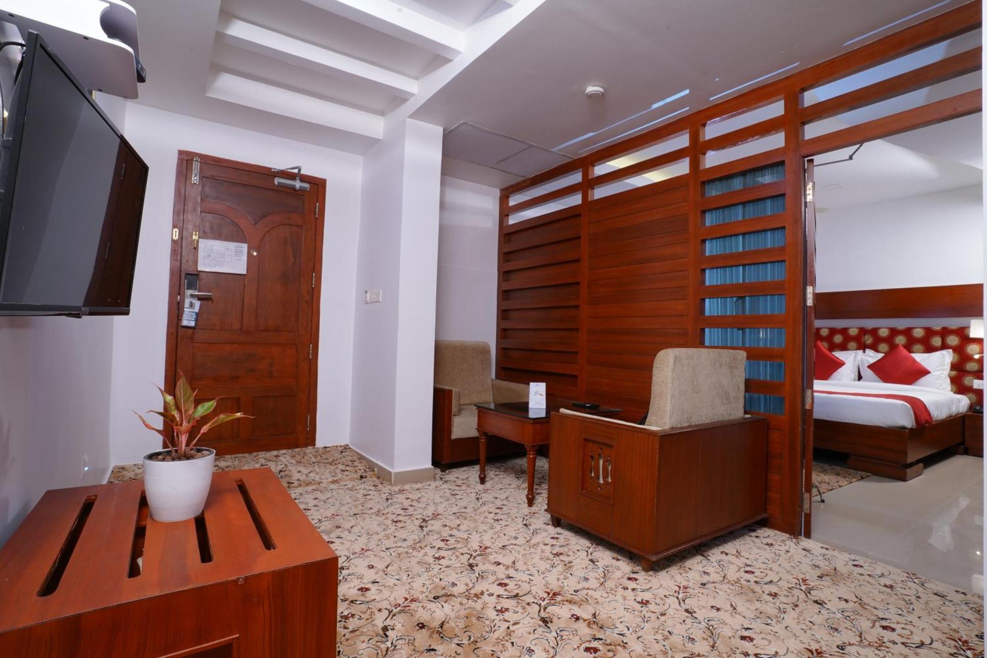 מלון טירובאלה Empire Residency מראה חיצוני תמונה
